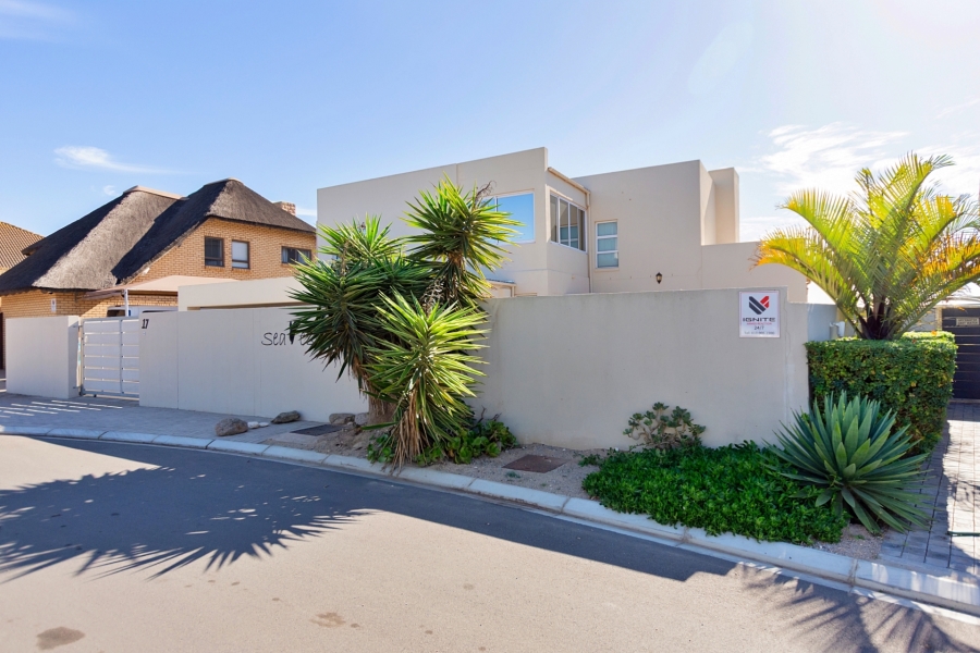 4 Bedroom Property for Sale in Britannia Bay Western Cape